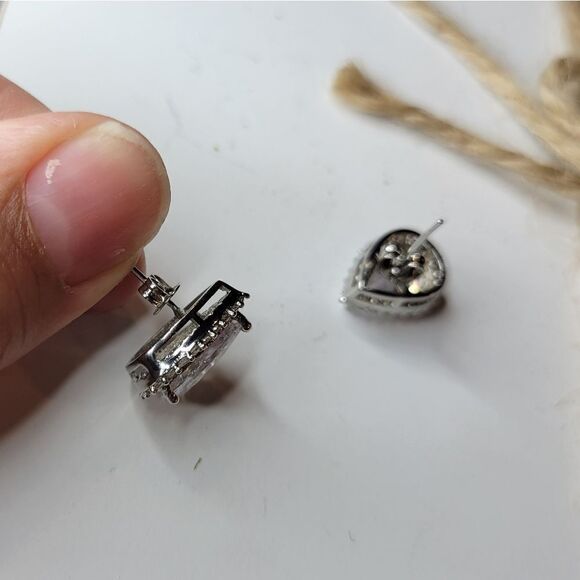 Water drop crystal stud earrings - Picture 6 of 7